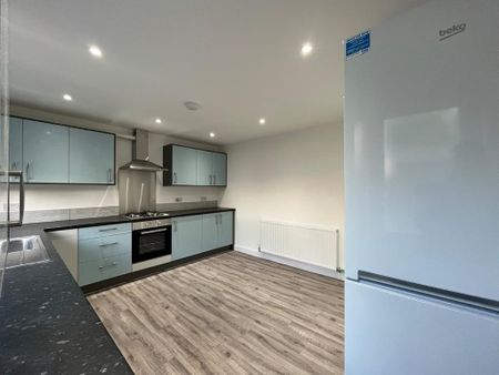 3 bedroom terraced house to rent - Photo 5