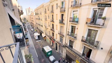 Room for rent in 5-bedroom apartment in El Raval - Foto 5