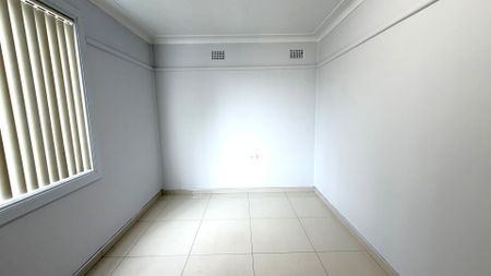 Spacious 3-Bedroom Home in a Quiet Location - Photo 3