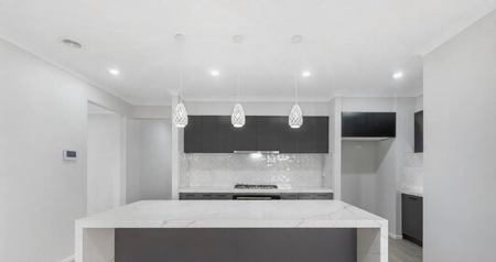 Spacious & Comfortable Family Home with Double Garage - Photo 4