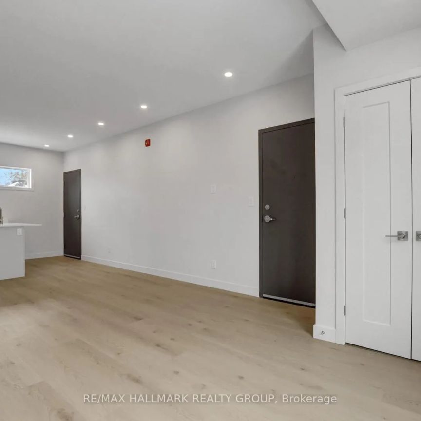 6 - 137 MARQUETTE AVENUE - Photo 1