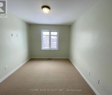 15 MADELON DRIVE - Photo 4