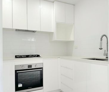 Luxurious and private 2 bedroom granny flat! - Photo 1