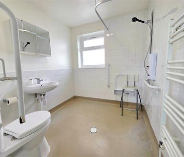 2 bedroom semi-detached house to rent - Photo 2