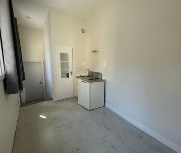 Location appartement 1 pièce 13.75 m2 à Tours - Photo 3