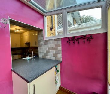 Russet Close, Tongham, Farnham, Surrey, GU10 - Photo 4