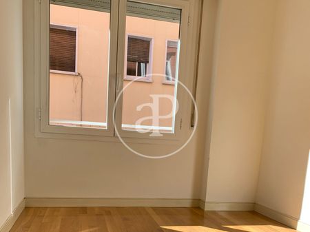 Flat for rent in Calle Antonio Pérez - Photo 3