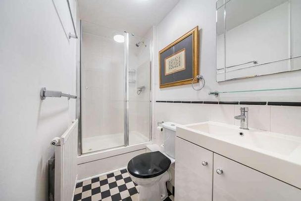 Comeragh Road, Barons Court, W14 - Photo 1