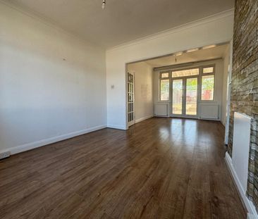 Raeburn Road, Edgware, HA8 - Photo 1