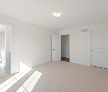 For Lease - 12 Feather Road, Welland, Ontario - Photo 4