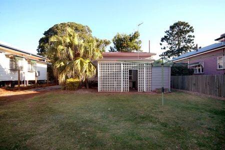 7 Stonehaven St Mount Lofty - Photo 3