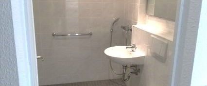 Schicke 2-Zimmer-Wohnung mit ebenerdiger Dusche und Balkon! - Foto 1