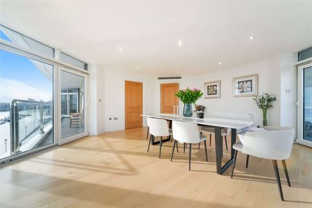 A stunning, 3 bedroom apartment in the popular Imperial Wharf development with sweeping views of the river Thames. - Photo 4