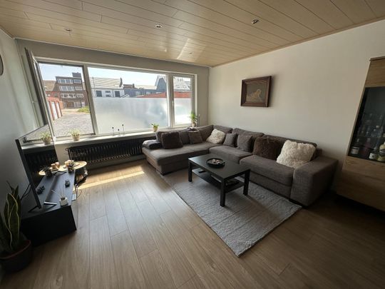 Gezellig en rustig gelegen tweeslaapkamer appartement. - Photo 1