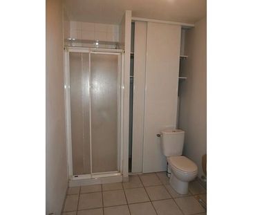 Location Appartement 1 pièce 27m² LA ROCHE SUR YON 85000 - Photo 3