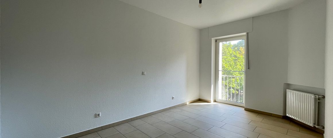 Lichtdurchflutete 3-ZKB-Wohnung mit Loggia in Gütersloh-Kattenstroth - Photo 1