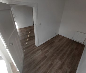 3 Bed Flat, Curtis Avenue, G44 - Photo 2