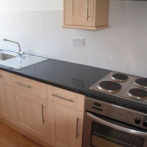 Howgate House, 3 Wellington St, Dewsbury, WF13 - Photo 3