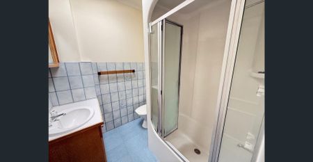 CHARMING TWO BEDROOM TERRACE - Photo 5