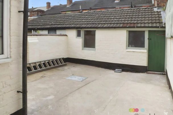 Eastfield Street, LINCOLN - Photo 1
