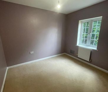 3 bedroom end of terrace house to rent - Photo 3