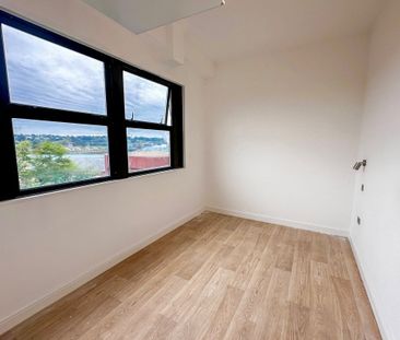 Waterside House - Photo 1