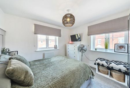 Cowslip Drive, Bishops Cleeve, Cheltenham, Gloucestershire, GL52 - Photo 5