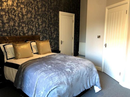 1 bedroom in a house share to rent - Photo 1