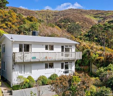 Bottom of Townhouse in Karori! - Photo 1