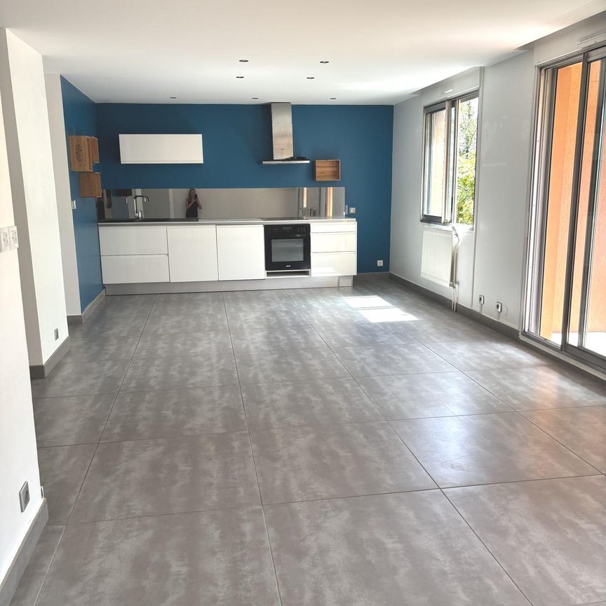 Location Appartement 3 pièces 69m² CALUIRE ET CUIRE 69300 - Photo 1