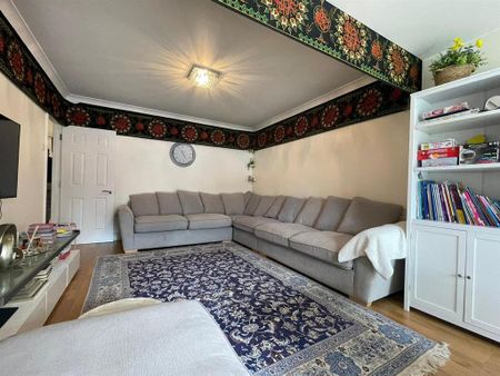 4 bedroom house to rent - Photo 2