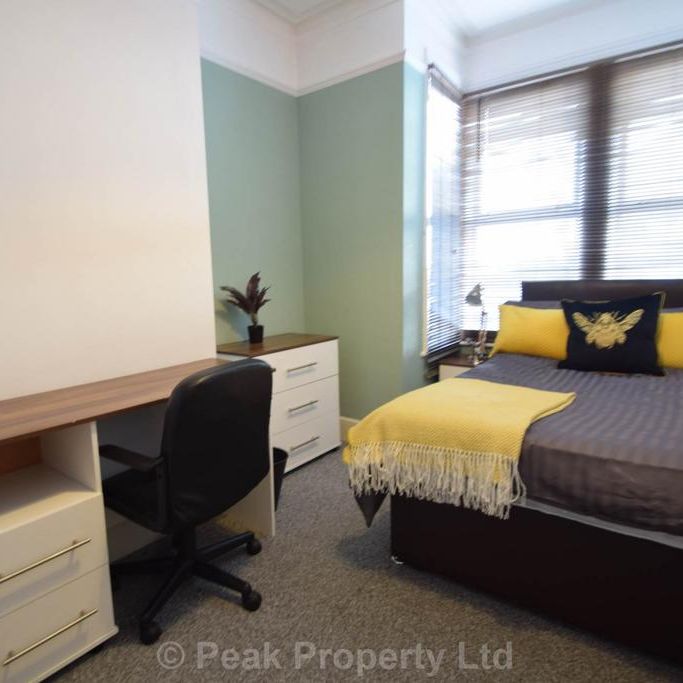 1 bedroom in a house share to rent - Photo 1