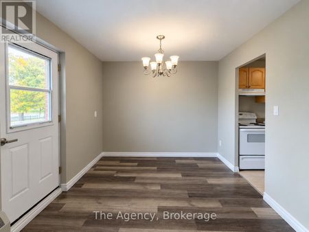 203 - 45 PAISLEY BOULEVARD W, Mississauga, Ontario, L5B1E4 - Photo 4