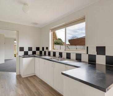 Spacious Family Home - Photo 3