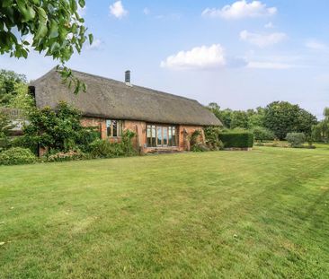 5 bedroom detached house to rent - Photo 3