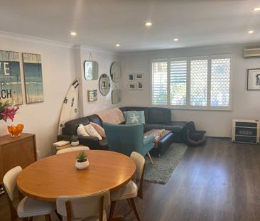 Modern, Bright Villa in Sought‑After South Scarborough - Photo 1