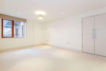 A modern two bedroom apartment with balcony - Photo 5