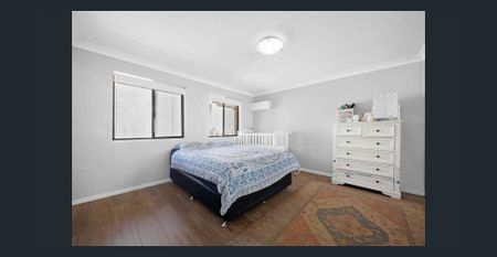 EXCEPTIONAL 2 BEDROOM TOWNHOUSE - Photo 4