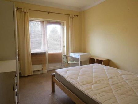 Bedroom Detached House In Charminster, BH8 - Photo 5