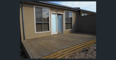 GREAT LOCATION WALKING DISTANCE TO TRAIN STATION - Photo 3