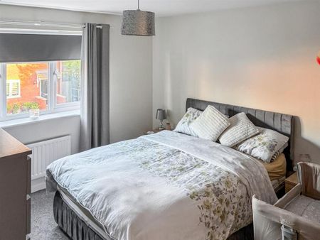 3 bedroom terraced house to rent - Photo 2