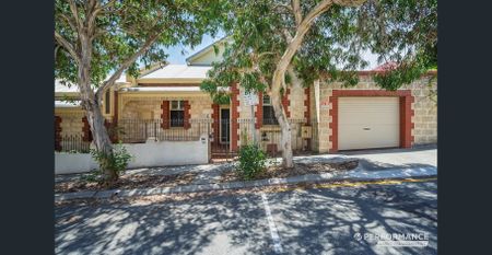 Character-Filled Fremantle Living with Unmatched Views - Photo 2