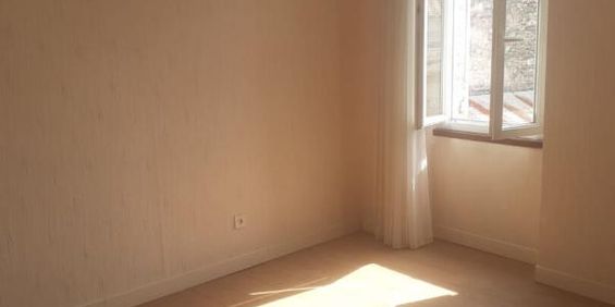 Location Maison 4 pièces 61m² RUELLE SUR TOUVRE 16600 - Photo 3