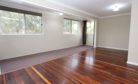 Three Bedroom Home - Looking for New Family !!!!! - Photo 2