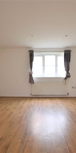 Barnard House, Nightingale Crescent, Romford, RM3 - Photo 1
