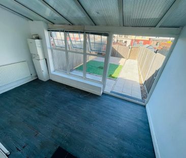 2 bedroom terraced house to rent - Photo 5