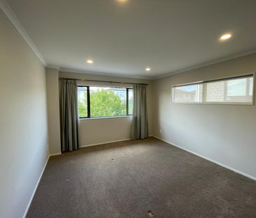 6 bedrooms + 4 bathrooms - Photo 4