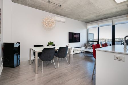 Condo for rent, Montréal (Saint-Laurent) - Photo 2