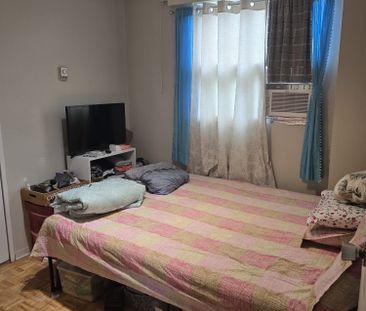 For Lease - 1087 Bloor Street Unit# 305, Toronto, Ontario - Photo 2