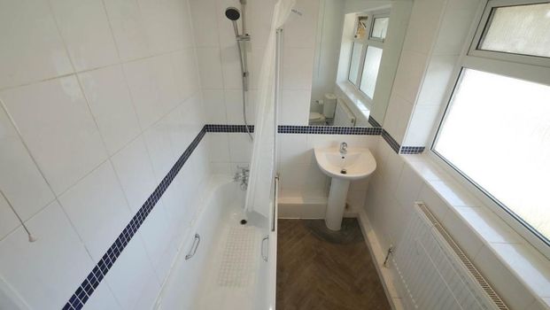 4 bedroom terraced house to rent - Photo 1